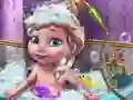 Игра Малышка Ледяная королева: развлечения в душе онлайн Игра Малышка Ледяная королева: развлечения в душе онлайн
