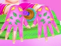 Игра Малышка Тейлор: Уход за руками онлайн